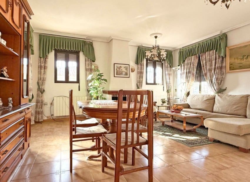 4 soveværelse Villa til salg i Torrevieja - € 319.900 (Ref: 8736554)