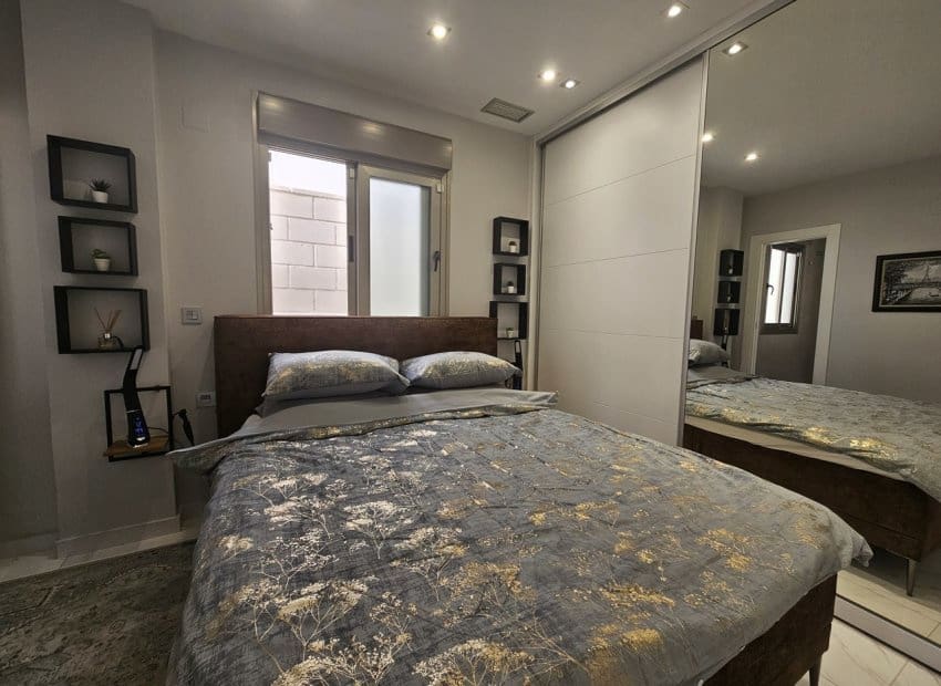 4 bedroom Villa for sale in Villamartin with pool - € 450,000 (Ref: 8743835)