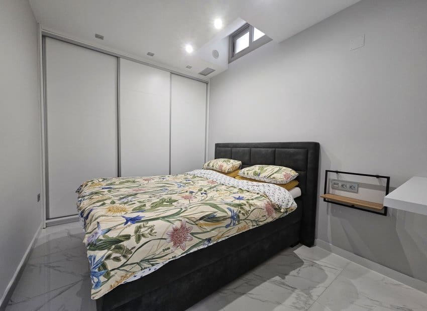 4 bedroom Villa for sale in Villamartin with pool - € 450,000 (Ref: 8743835)