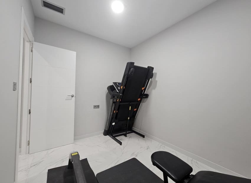 4 bedroom Villa for sale in Villamartin with pool - € 450,000 (Ref: 8743835)