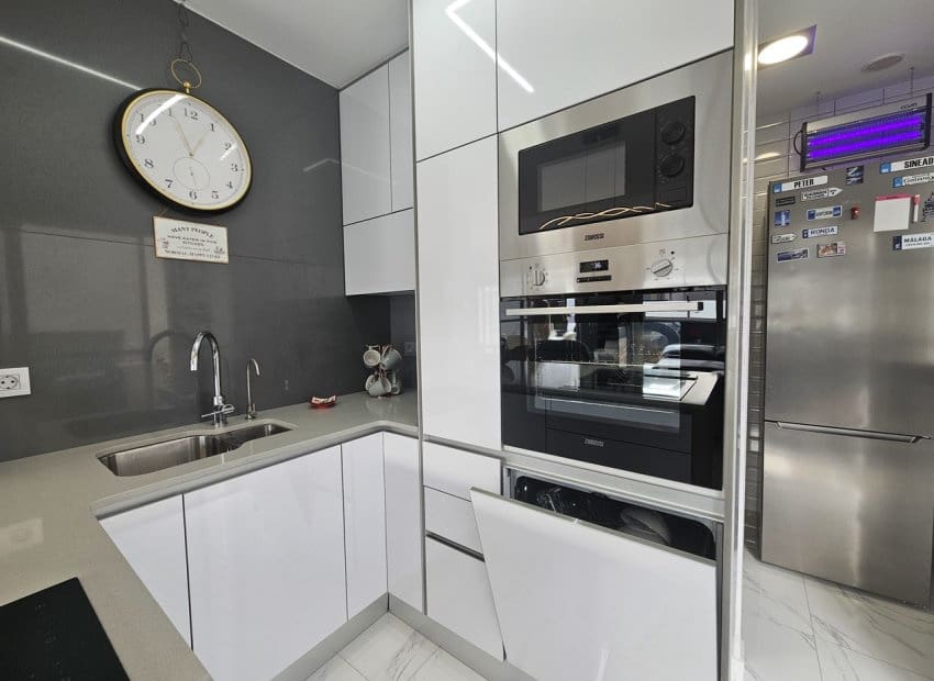 4 bedroom Villa for sale in Villamartin with pool - € 450,000 (Ref: 8743835)