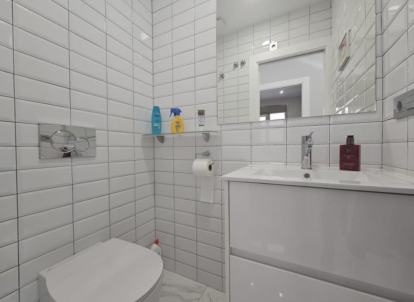 4 bedroom Villa for sale in Villamartin with pool - € 450,000 (Ref: 8743835)