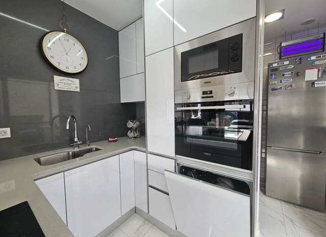 4 bedroom Villa for sale in Villamartin, Orihuela with pool - € 450,000 (Ref: 8743835)