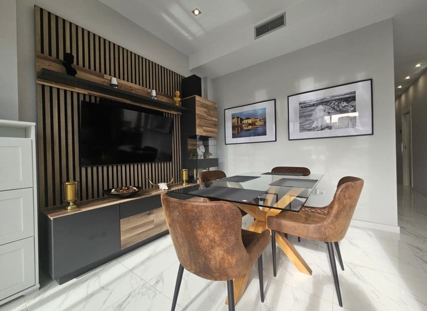 4 bedroom Villa for sale in Villamartin with pool - € 450,000 (Ref: 8743835)