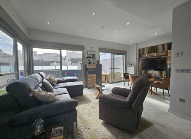 4 bedroom Villa for sale in Villamartin, Orihuela with pool - € 450,000 (Ref: 8743835)