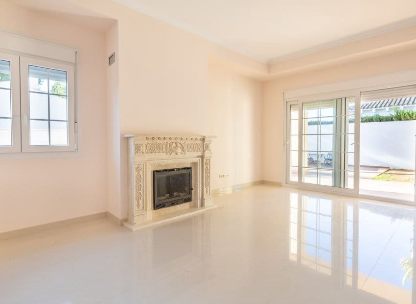 4 bedroom Villa for sale in Orihuela Costa with pool - € 910,000 (Ref: 8754139)