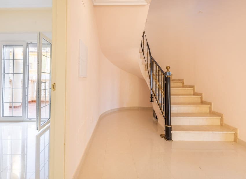 4 bedroom Villa for sale in Orihuela Costa with pool - € 910,000 (Ref: 8754139)