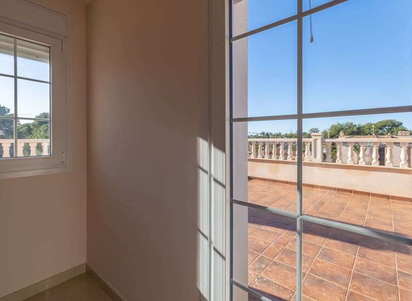 4 bedroom Villa for sale in Orihuela Costa with pool - € 910,000 (Ref: 8754139)