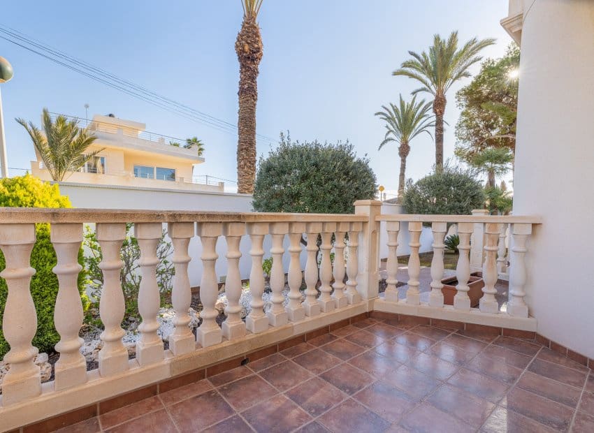 4 bedroom Villa for sale in Orihuela Costa with pool - € 910,000 (Ref: 8754139)