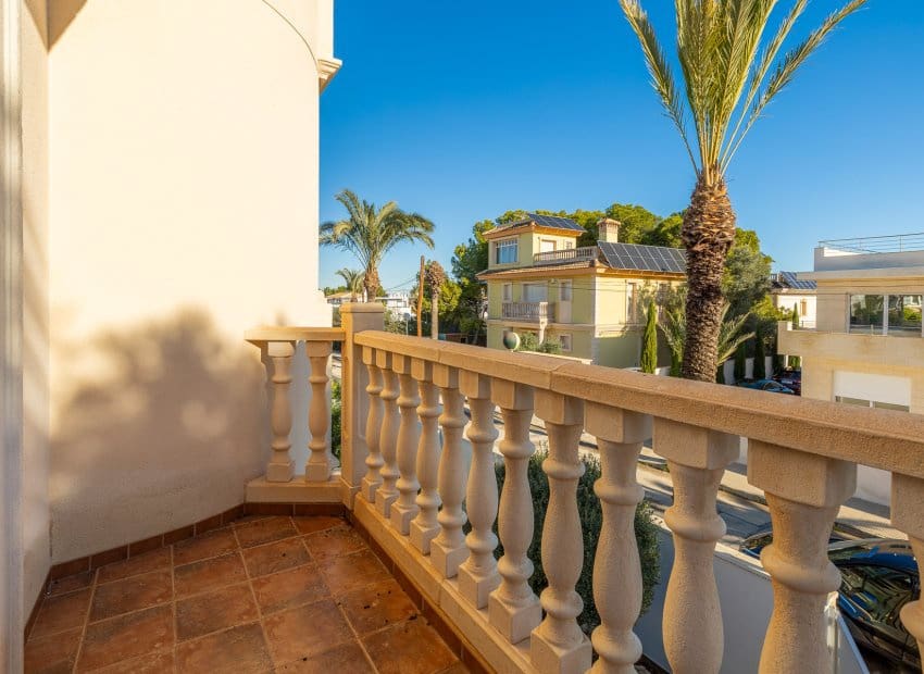 4 bedroom Villa for sale in Orihuela Costa with pool - € 910,000 (Ref: 8754139)