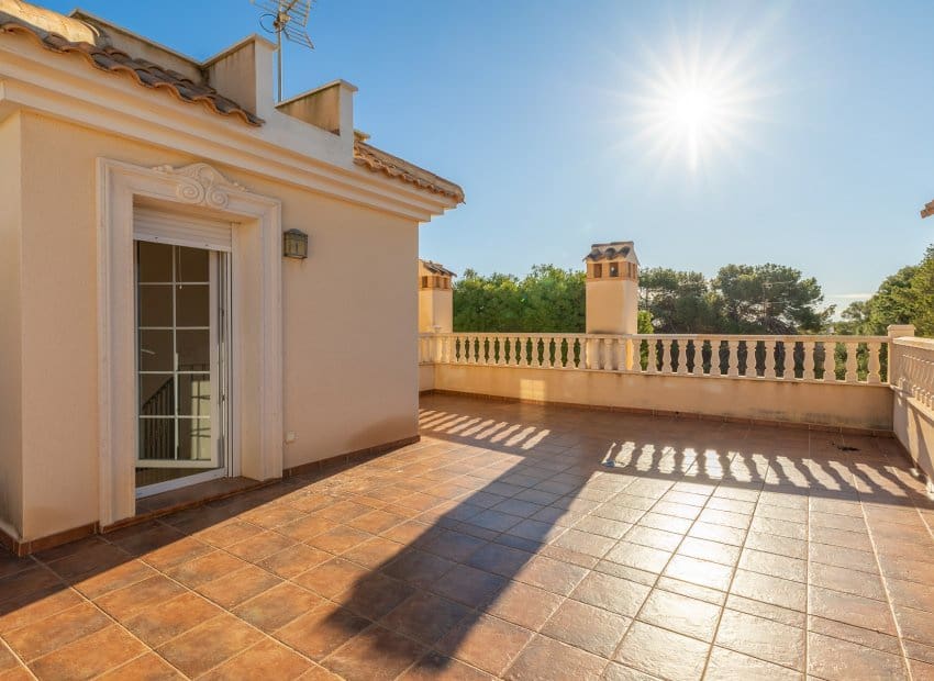 4 bedroom Villa for sale in Orihuela Costa with pool - € 910,000 (Ref: 8754139)