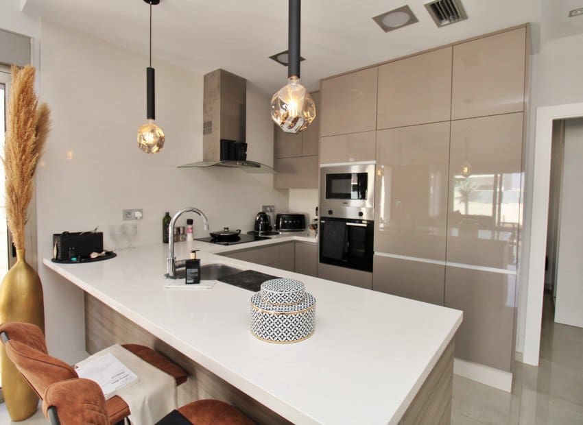 3 bedroom Villa for sale in Villamartin with pool - € 369,950 (Ref: 8820602)