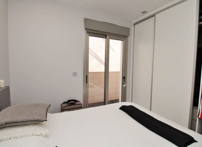 3 bedroom Villa for sale in Villamartin with pool - € 369,950 (Ref: 8820602)