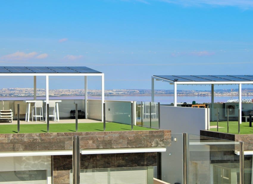 3 bedroom Villa for sale in Villamartin with pool - € 369,950 (Ref: 8820602)