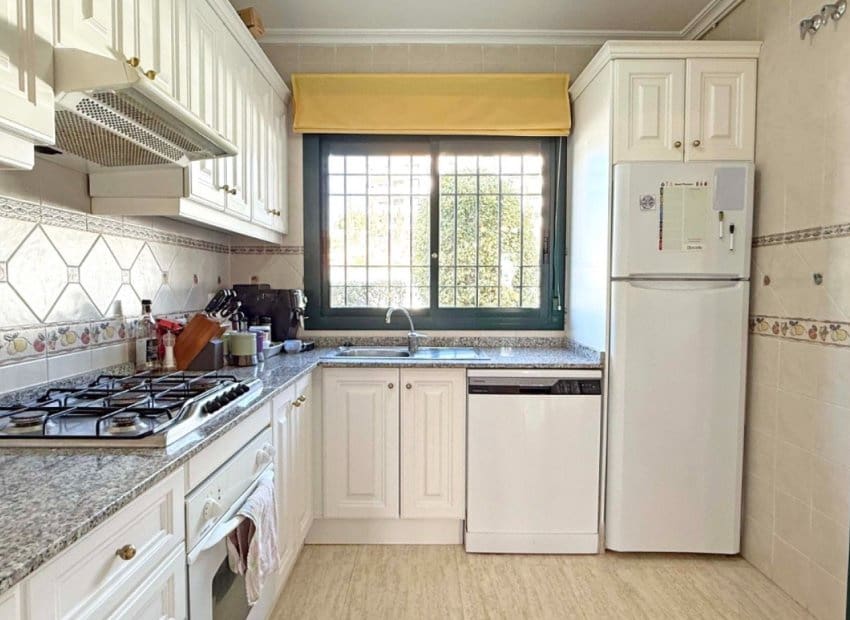 Apartamento de 2 habitaciones en Campoamor en venta con piscina - 215.000 € (Ref: 8820604)