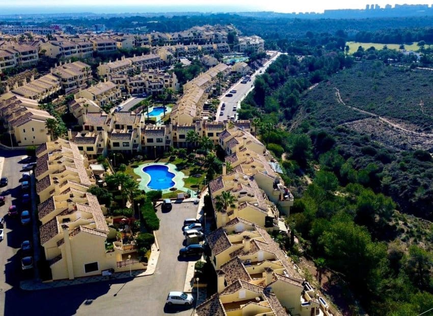 Apartamento de 2 habitaciones en Campoamor en venta con piscina - 215.000 € (Ref: 8820604)