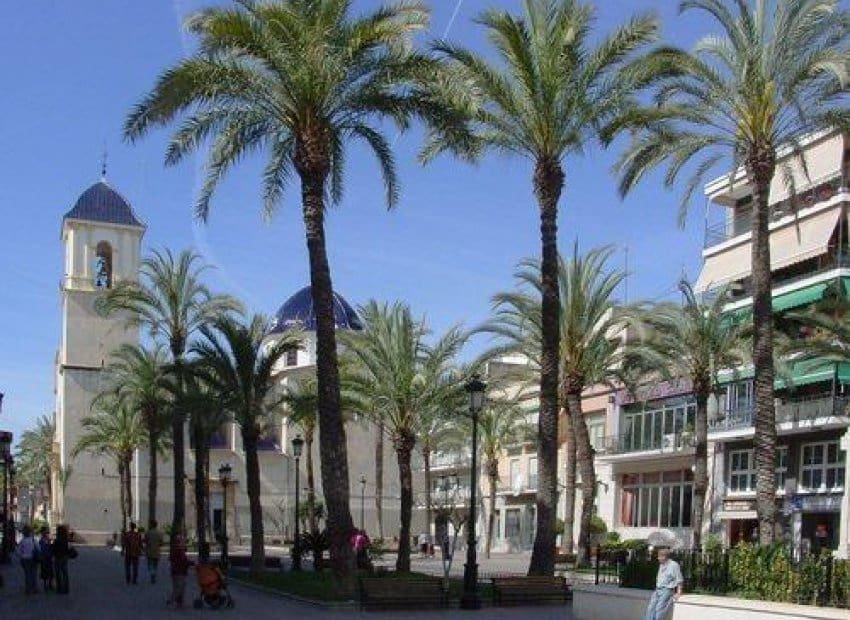 Casa de 3 habitaciones en Dolores en venta con piscina - 259.000 € (Ref: 8820606)