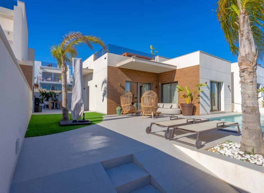 4 slaapkamer Villa te koop in San Miguel de Salinas met zwembad - € 589.000 (Ref: 8820611)