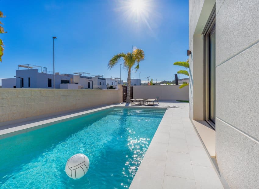 4 slaapkamer Villa te koop in San Miguel de Salinas met zwembad - € 589.000 (Ref: 8820611)