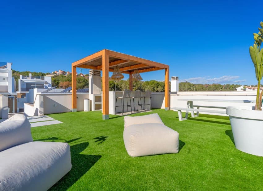 4 slaapkamer Villa te koop in San Miguel de Salinas met zwembad - € 589.000 (Ref: 8820611)