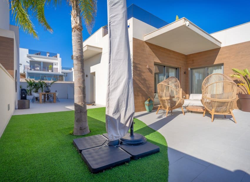 4 slaapkamer Villa te koop in San Miguel de Salinas met zwembad - € 589.000 (Ref: 8820611)