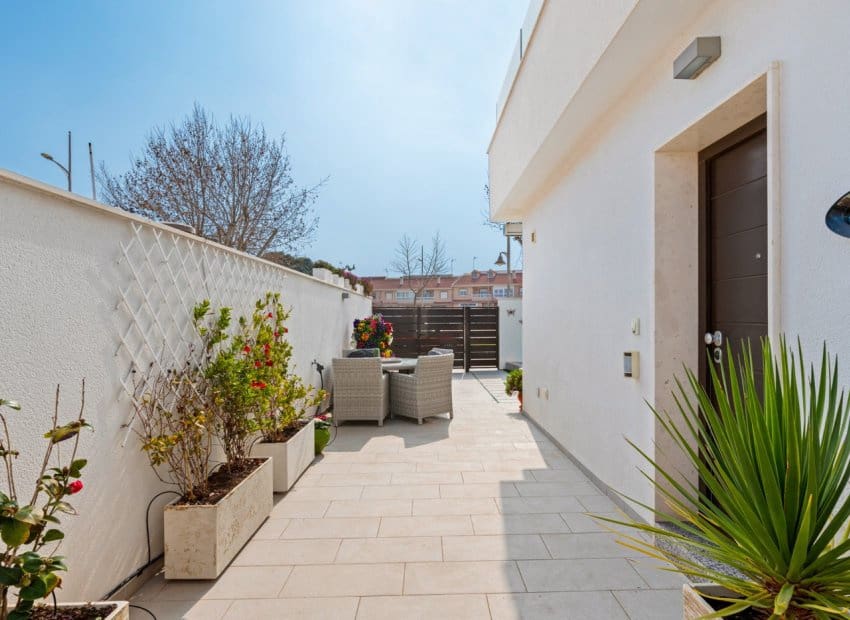 3 sypialnia Dom blizniak na sprzedaż w Pilar de la Horadada z basenem - 445 000 € (Ref: 8829976)