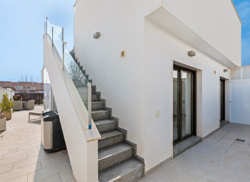 3 sypialnia Dom blizniak na sprzedaż w Pilar de la Horadada z basenem - 445 000 € (Ref: 8829976)