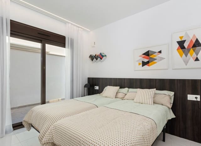 3 soveværelse Semi-Rækkehus til salg i Pilar de la Horadada ciudad, Pilar de la Horadada med swimmingpool - € 445.000 (Ref: 8829976)