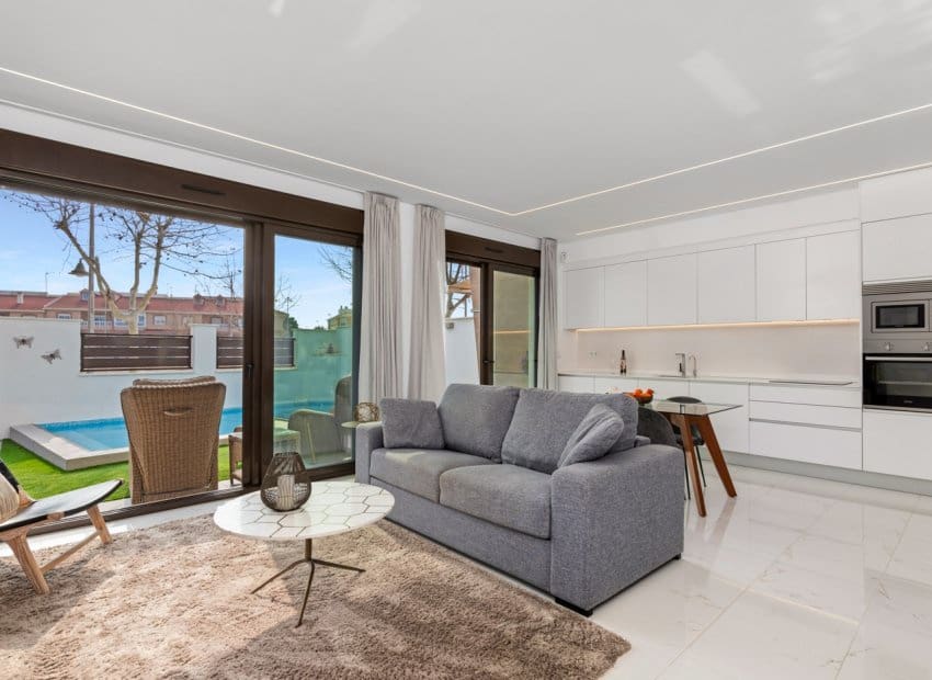 3 sypialnia Dom blizniak na sprzedaż w Pilar de la Horadada z basenem - 445 000 € (Ref: 8829976)