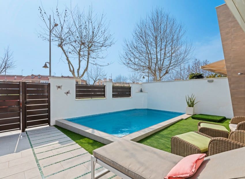 3 sypialnia Dom blizniak na sprzedaż w Pilar de la Horadada z basenem - 445 000 € (Ref: 8829976)