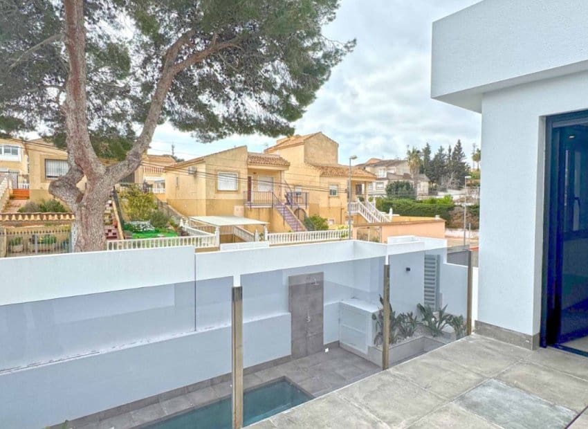 Chalet de 4 habitaciones en Los Balcones en venta con piscina - 495.000 € (Ref: 8829978)