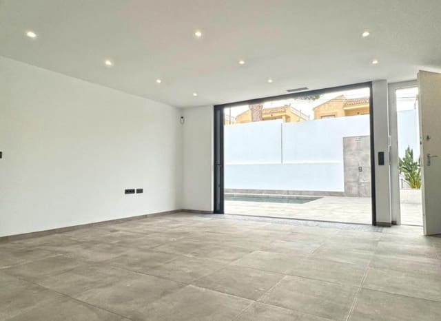 Chalet de 4 habitaciones en Los Balcones en venta con piscina - 495.000 € (Ref: 8829978)