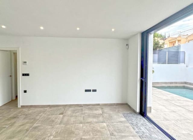 Chalet de 4 habitaciones en Los Balcones en venta con piscina - 495.000 € (Ref: 8829978)