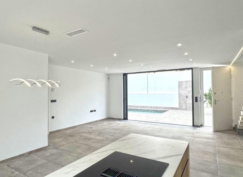 Chalet de 4 habitaciones en Los Balcones en venta con piscina - 495.000 € (Ref: 8829978)