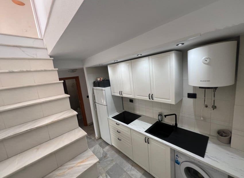 3 quarto Penthouse para venda em Torrevieja com piscina - 180 000 € (Ref: 8829982)