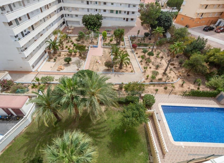 3 quarto Penthouse para venda em Torrevieja com piscina - 180 000 € (Ref: 8829982)