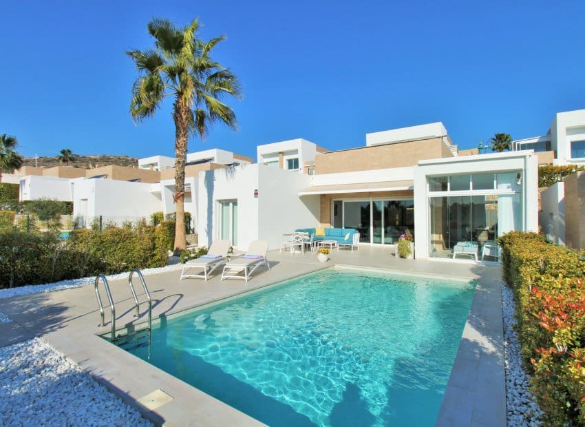 3 makuuhuone Huvila myytävänä paikassa Algorfa mukana uima-altaan - 599 900 € (Ref: 8842060)