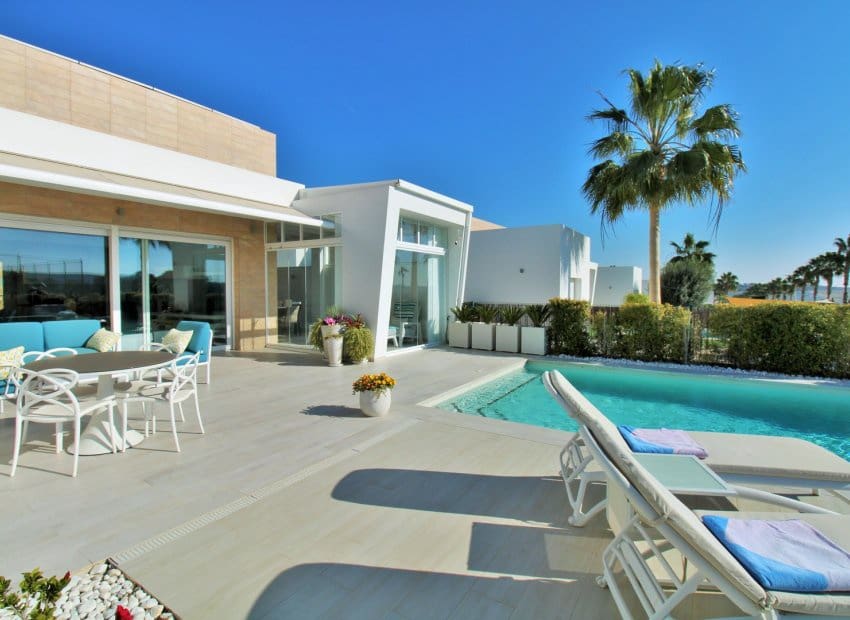 3 makuuhuone Huvila myytävänä paikassa Algorfa mukana uima-altaan - 599 900 € (Ref: 8842060)