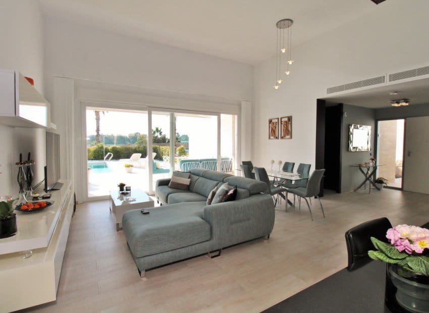 3 makuuhuone Huvila myytävänä paikassa Algorfa mukana uima-altaan - 599 900 € (Ref: 8842060)