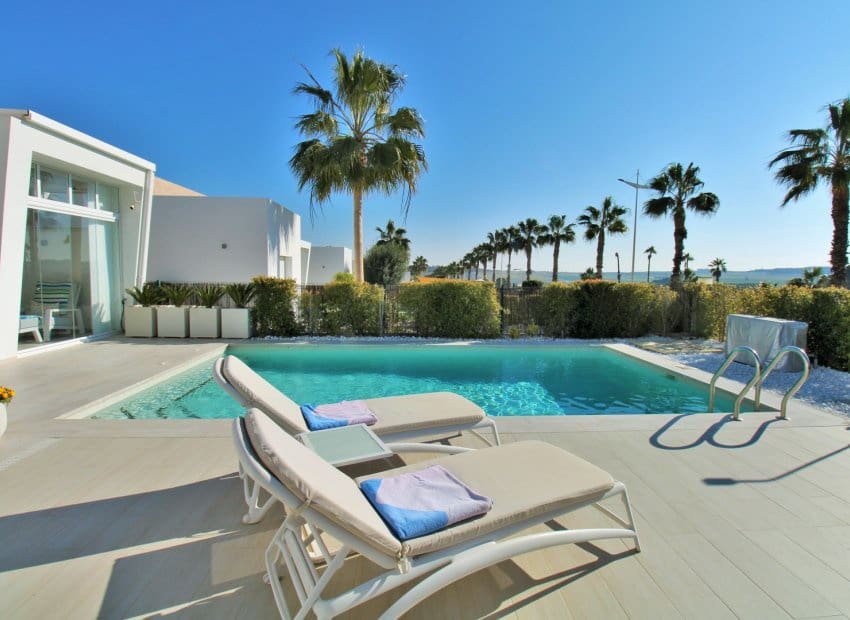 3 makuuhuone Huvila myytävänä paikassa Algorfa mukana uima-altaan - 599 900 € (Ref: 8842060)