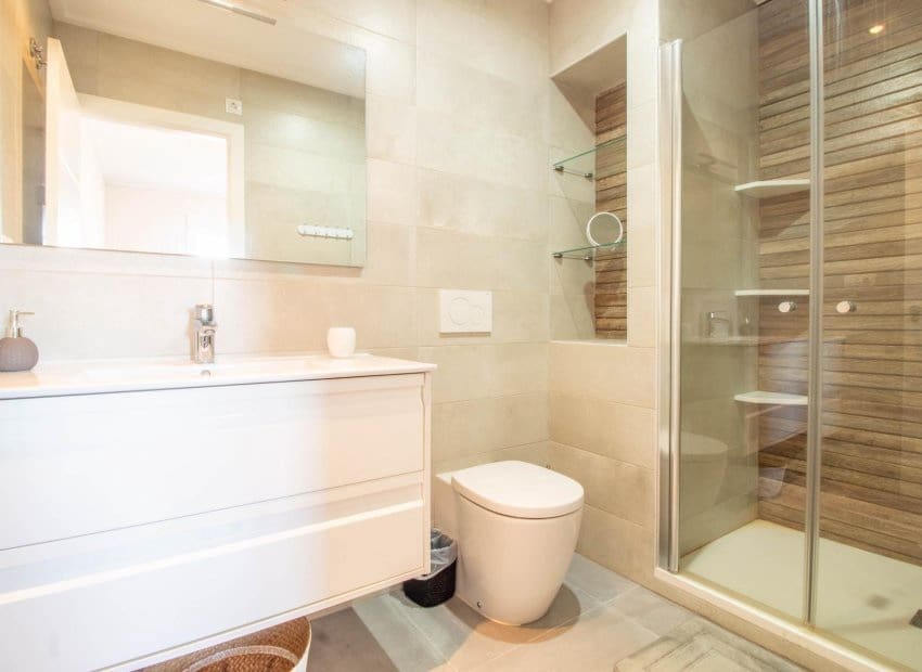 2 quarto Bungalow para venda em Punta Prima com piscina - 294 000 € (Ref: 8845851)