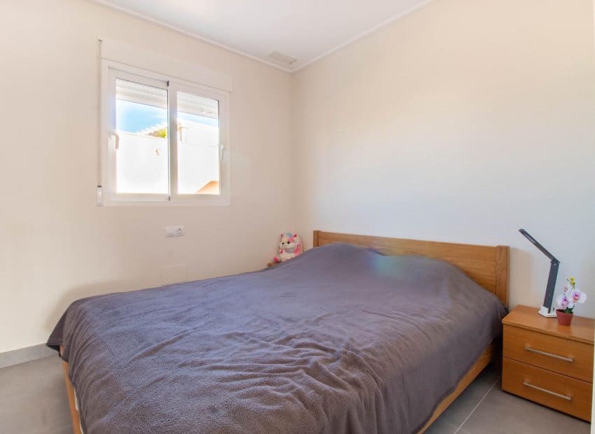 2 quarto Bungalow para venda em Punta Prima com piscina - 294 000 € (Ref: 8845851)