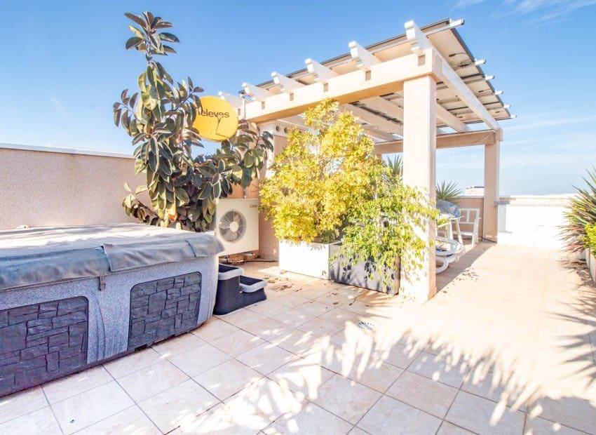 2 quarto Bungalow para venda em Punta Prima com piscina - 294 000 € (Ref: 8845851)