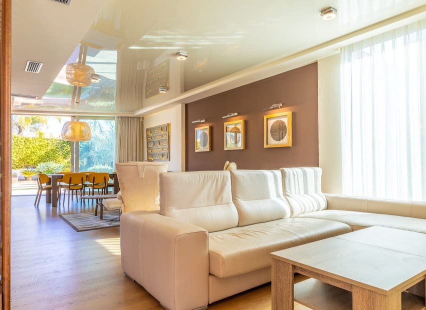 2 soveværelse Villa til salg i La Zenia med swimmingpool - € 1.100.000 (Ref: 8861676)