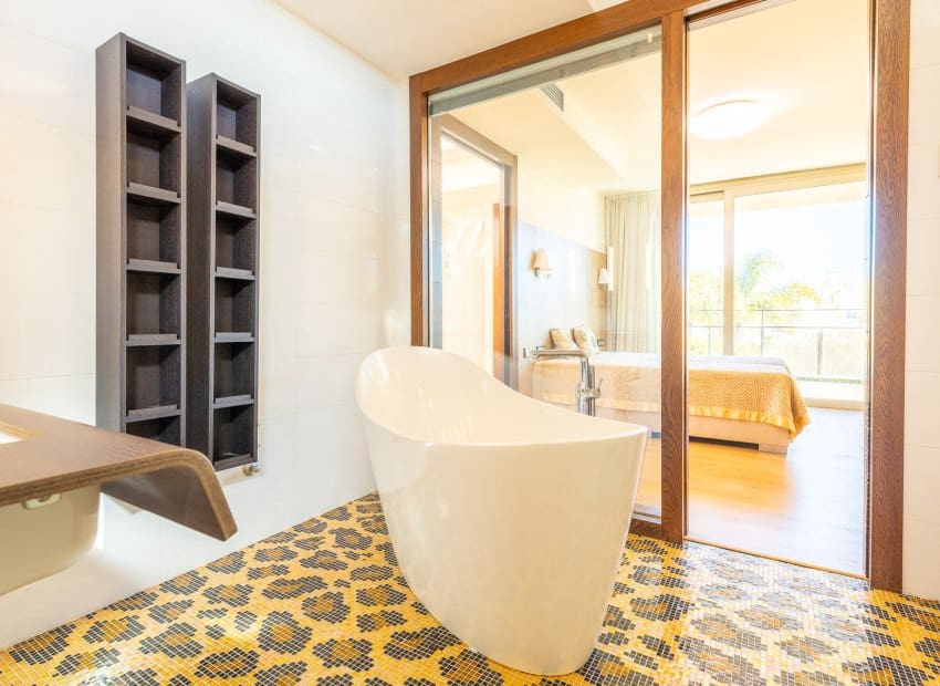 2 soveværelse Villa til salg i La Zenia med swimmingpool - € 1.100.000 (Ref: 8861676)