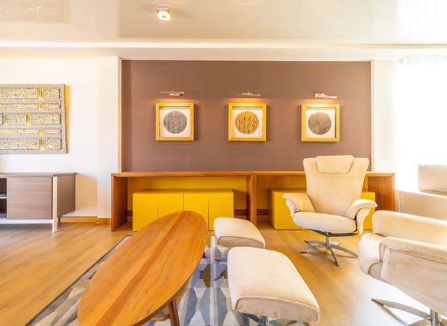 2 sypialnia Willa na sprzedaż w La Zenia, Orihuela z basenem - 1 100 000 € (Ref: 8861676)