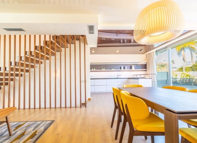 2 sypialnia Willa na sprzedaż w La Zenia, Orihuela z basenem - 1 100 000 € (Ref: 8861676)