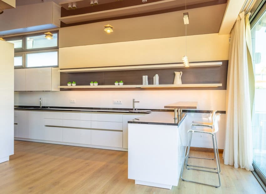 2 soveværelse Villa til salg i La Zenia med swimmingpool - € 1.100.000 (Ref: 8861676)