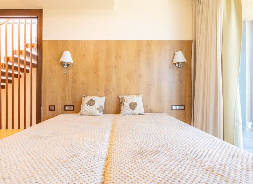 2 soveværelse Villa til salg i La Zenia med swimmingpool - € 1.100.000 (Ref: 8861676)