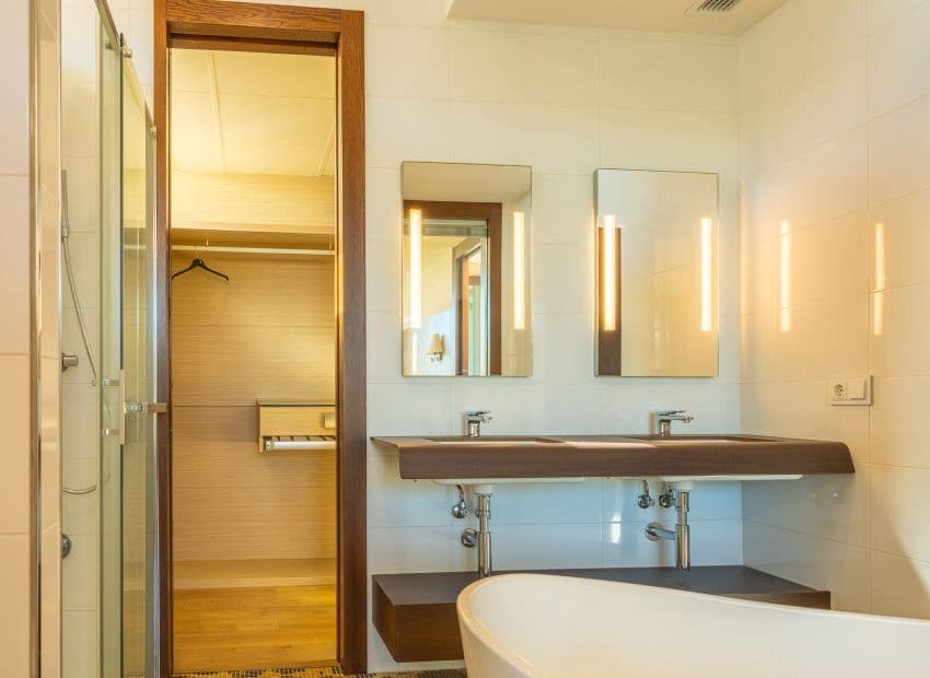 2 soveværelse Villa til salg i La Zenia med swimmingpool - € 1.100.000 (Ref: 8861676)